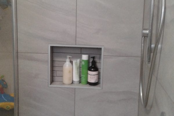 Shower tiled niche