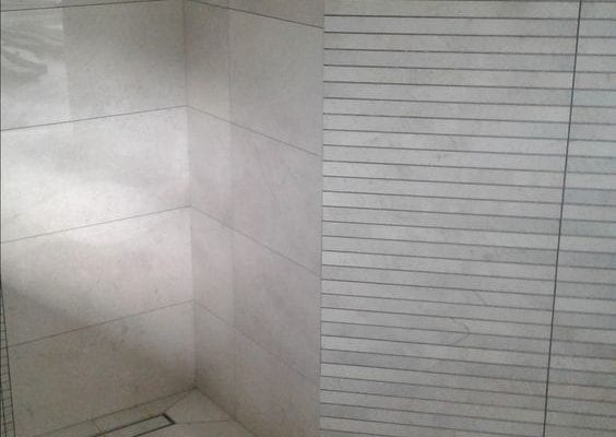 Mitred tile corners